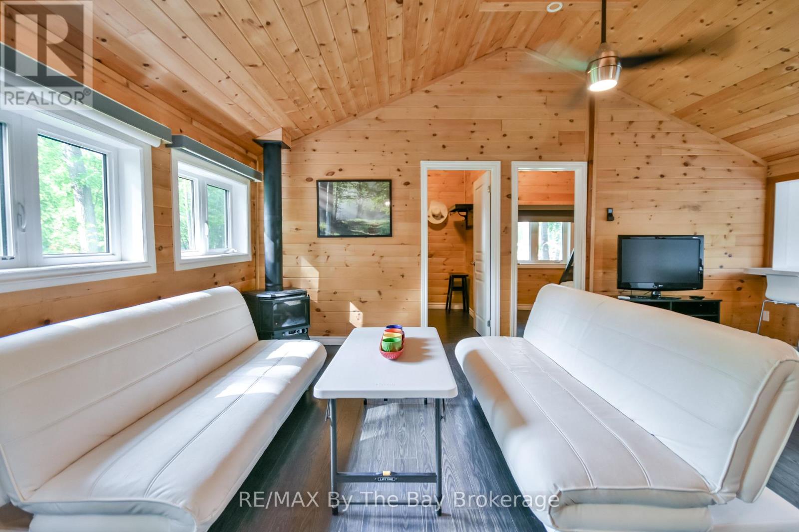 578 Oxbow Park Drive, Wasaga Beach, Ontario L9Z 2T8 - Photo 9 - S13201296
