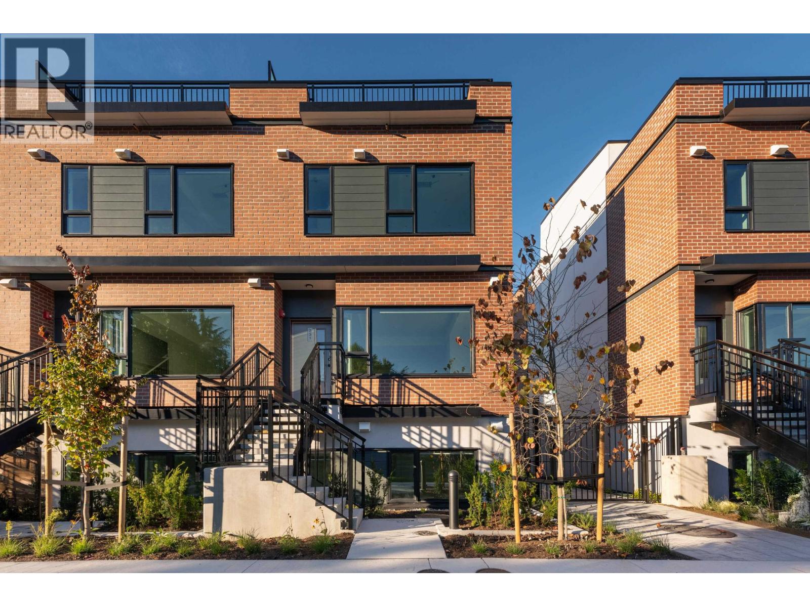 263 479 W 28th Avenue, Vancouver, British Columbia  V5Y 0P2 - Photo 3 - R3128677