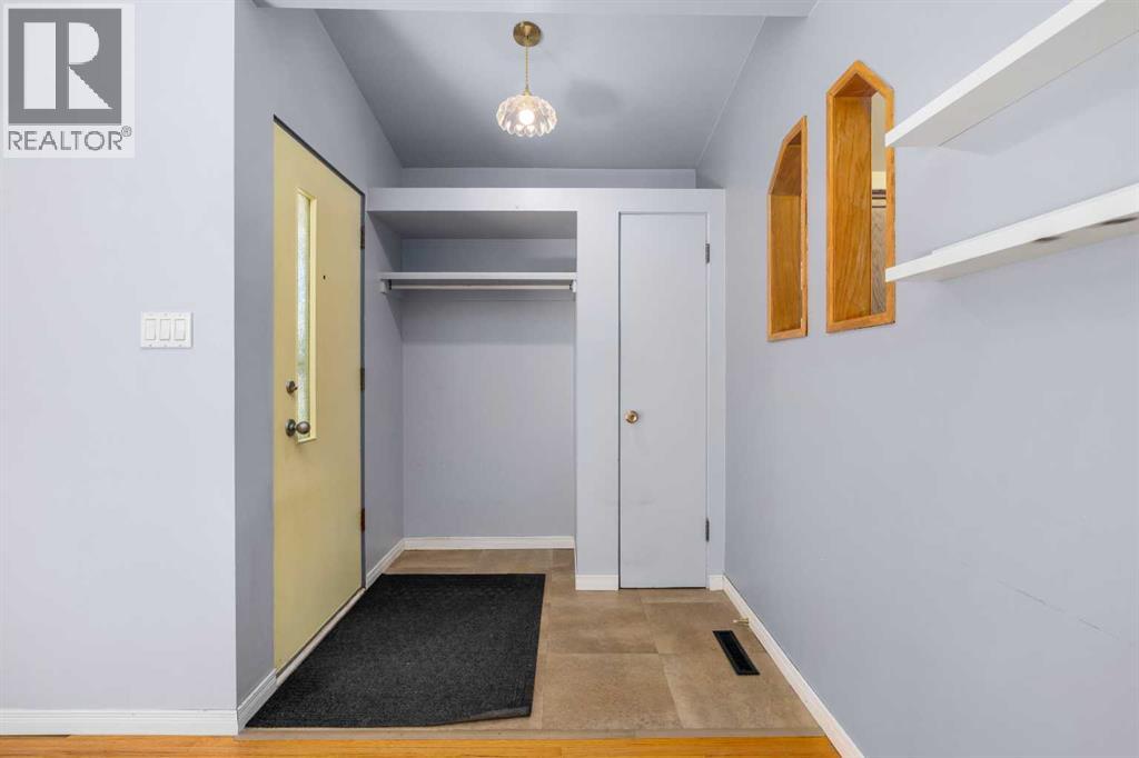 630 69 Avenue Sw, Calgary, Alberta  T2V 0N9 - Photo 2 - A2311100