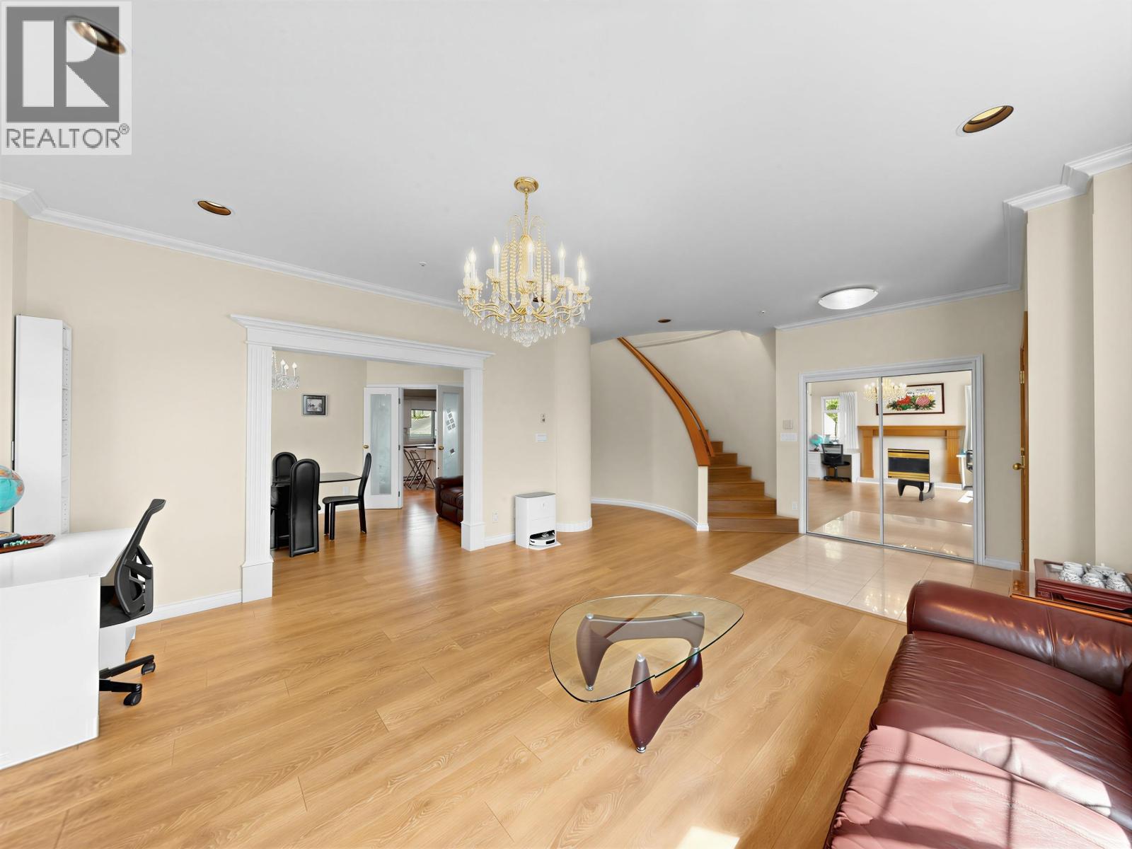 7806 Montcalm Street, Vancouver, British Columbia  V6P 4P3 - Photo 4 - R3127554