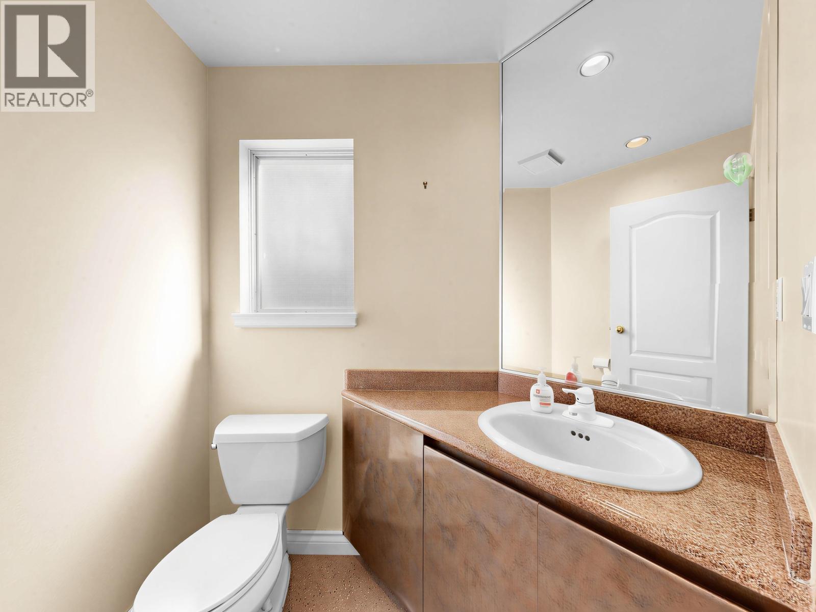 7806 Montcalm Street, Vancouver, British Columbia  V6P 4P3 - Photo 10 - R3127554