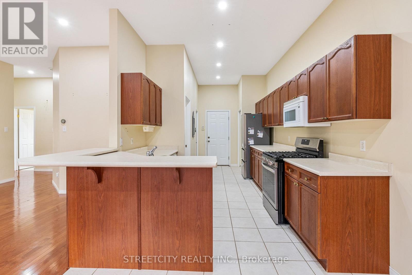 1619 Jubilee Drive, London North, Ontario  N6G 5K4 - Photo 9 - X13201256