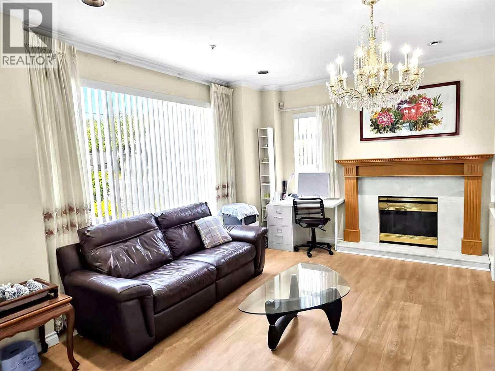 7806 Montcalm Street, Vancouver, British Columbia  V6P 4P3 - Photo 5 - R3127554
