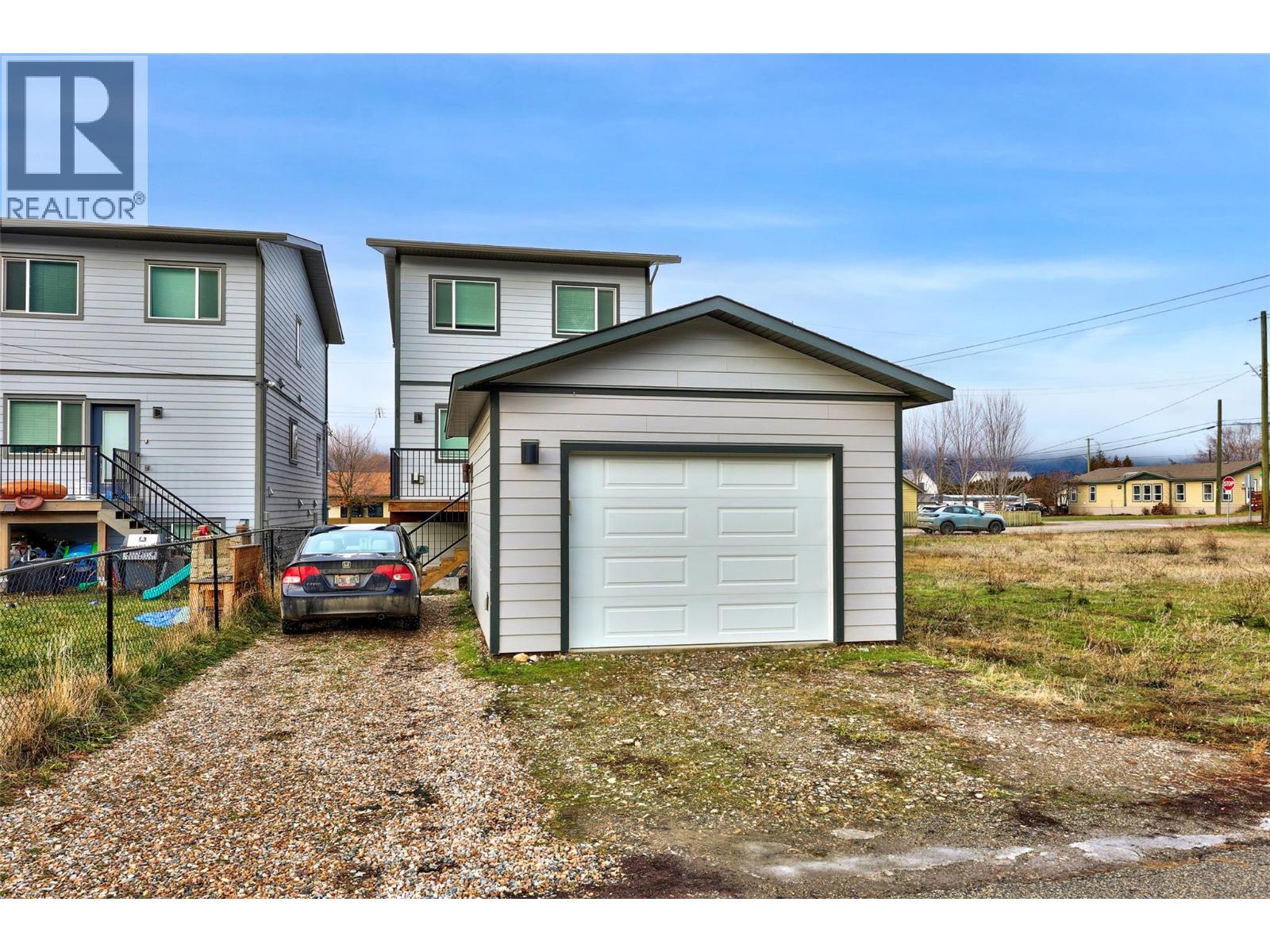 829 Okanagan Avenue, Chase, British Columbia  V0E 1M0 - Photo 7 - 10372756
