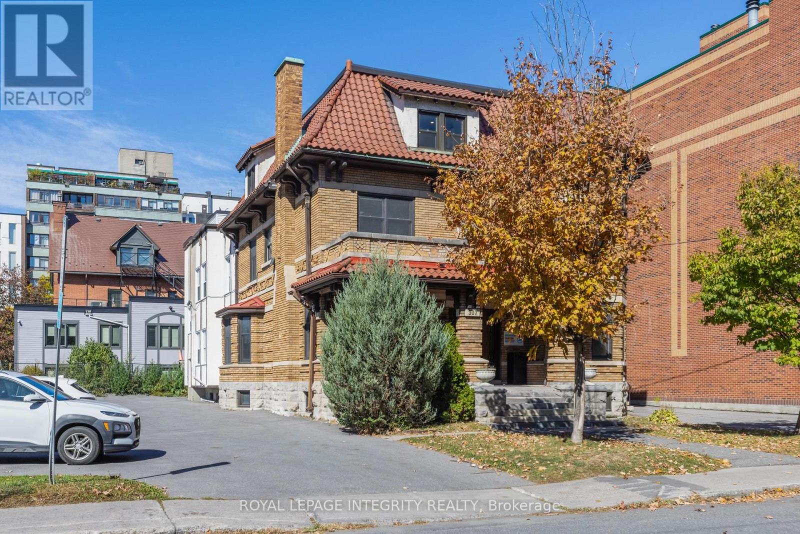 307 Gilmour Street, Ottawa, Ontario  K2P 0P7 - Photo 2 - X13201164