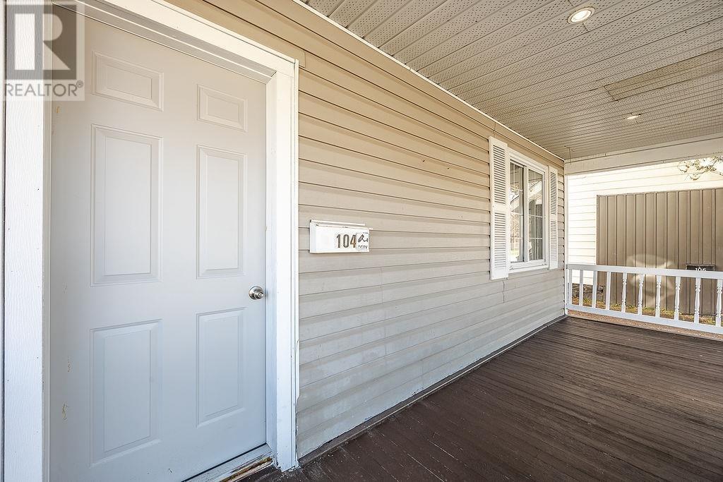 104 London St, Sault Ste. Marie, Ontario P6A 2S4 - Photo 3 - SM261099
