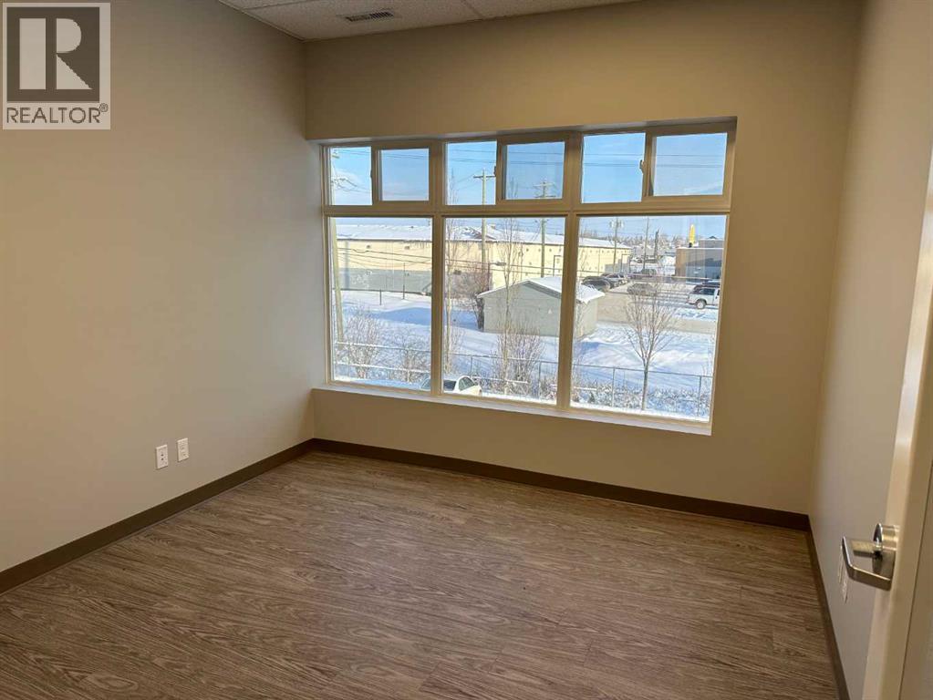 205 C, 10055 120 Avenue, Grande Prairie, Alberta  T8V 8H8 - Photo 20 - A2189432