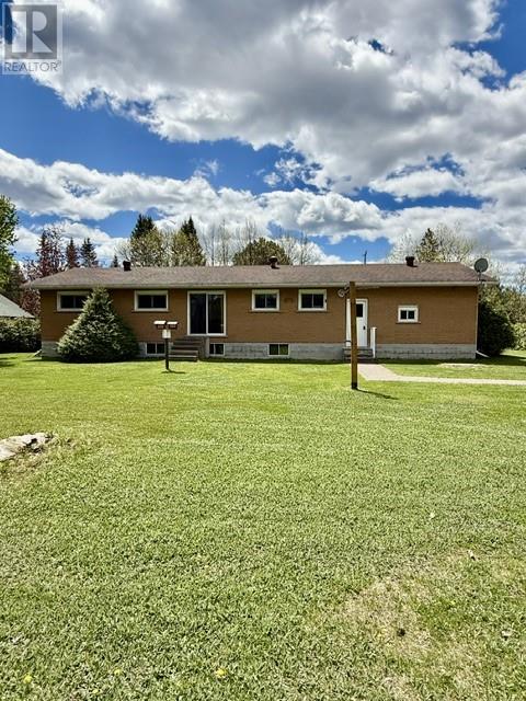 190 Government Road West, Massey, Ontario  P0P 1P0 - Photo 2 - 2127943