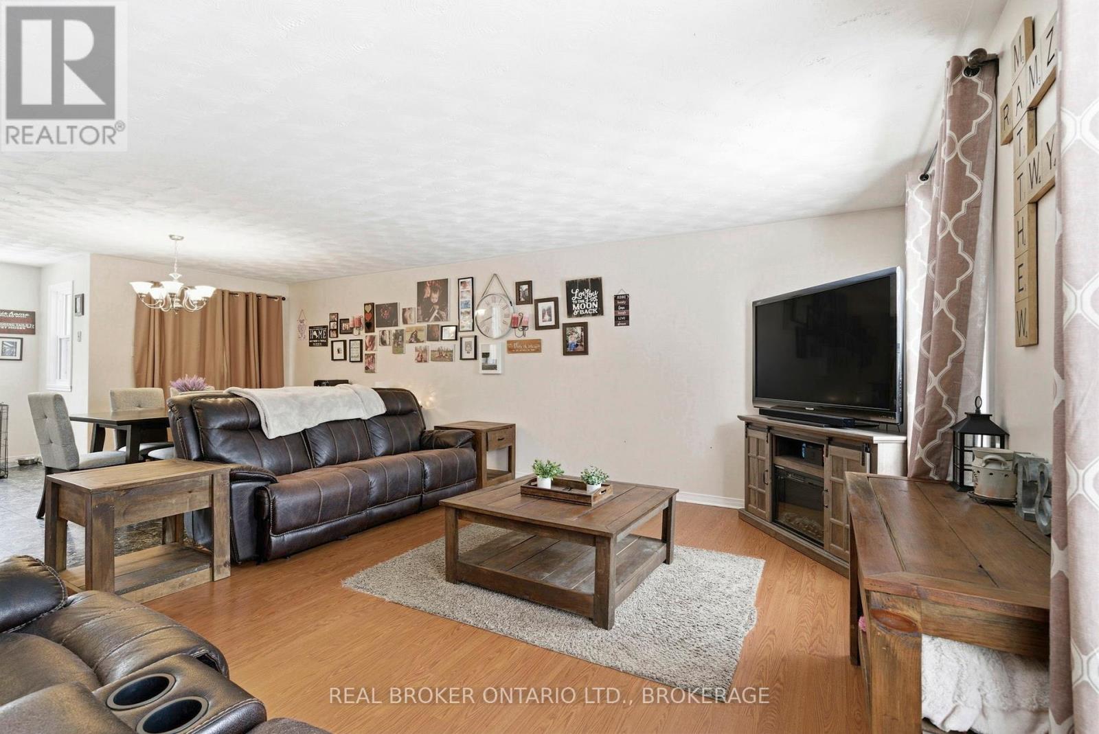 5127 Brunet Road, South Stormont, Ontario K0C 1R0 - Photo 4 - X12873444