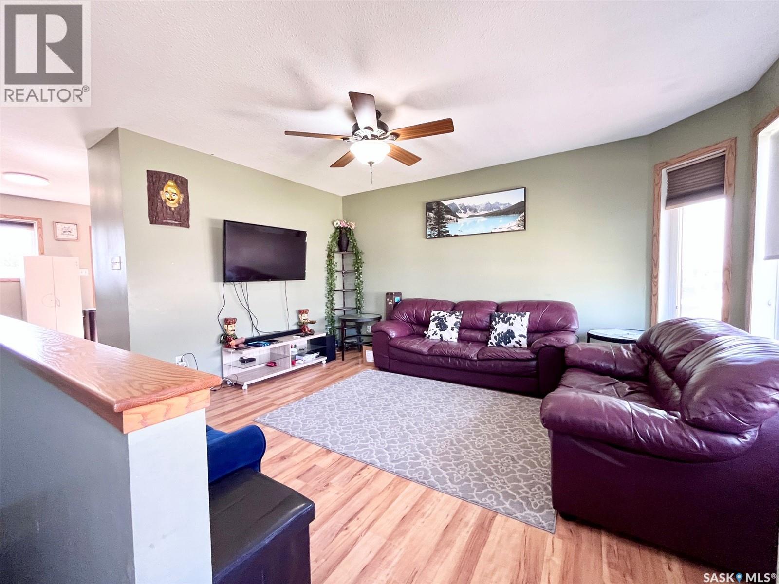 3150 3rd Avenue E, Prince Albert, Saskatchewan S6V 8E7 - Photo 2 - SK037347