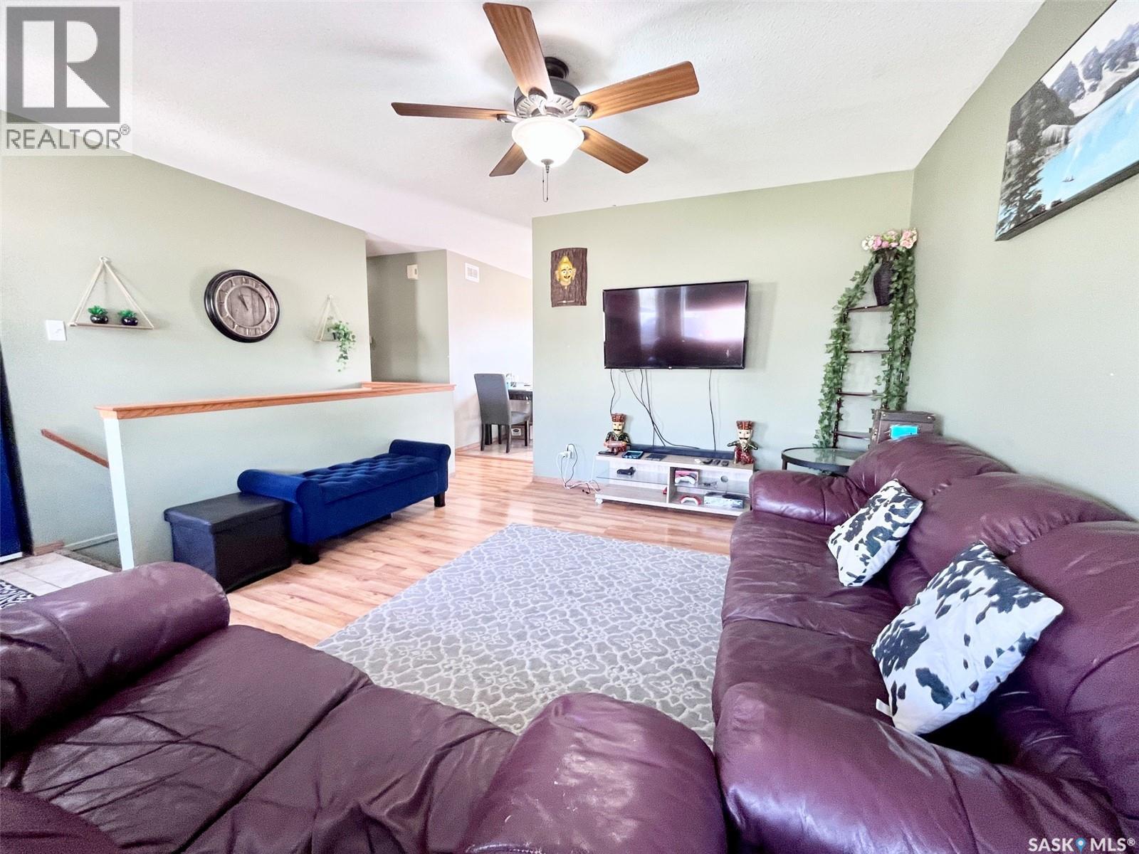 3150 3rd Avenue E, Prince Albert, Saskatchewan S6V 8E7 - Photo 3 - SK037347