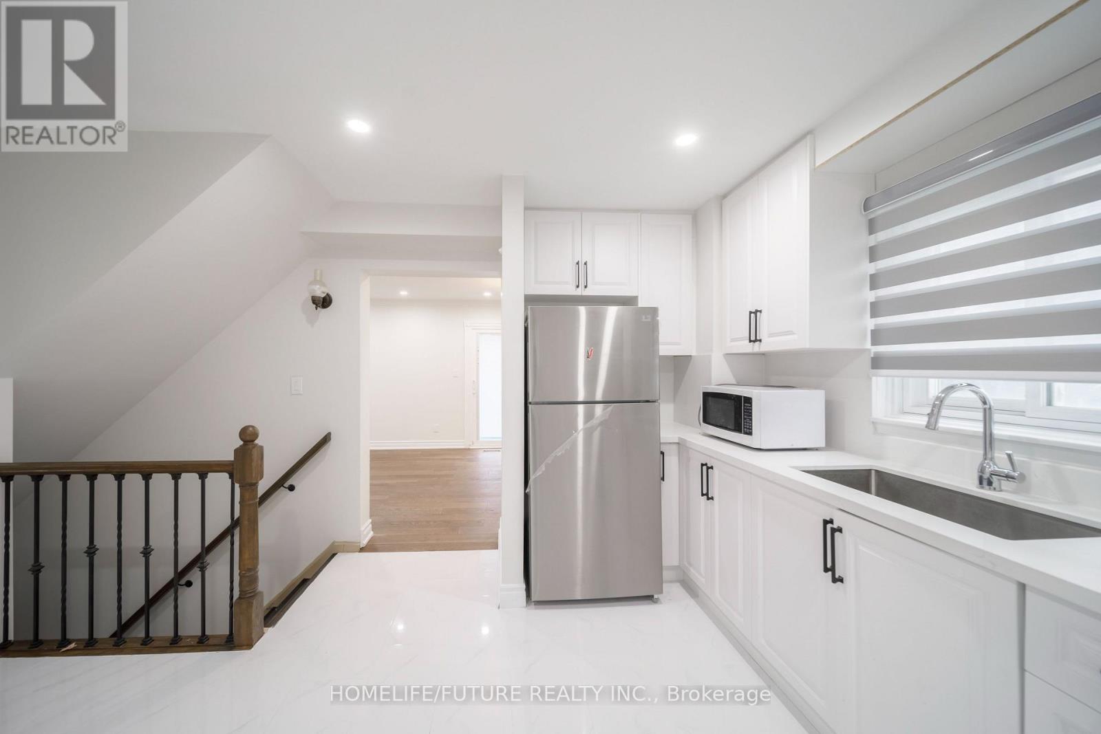 8 Coltman Crescent, Toronto, Ontario  M1B 2A2 - Photo 11 - E13200692