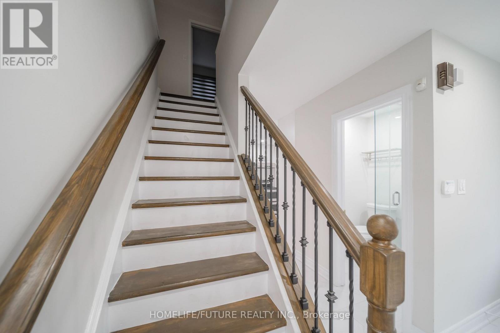 8 Coltman Crescent, Toronto, Ontario  M1B 2A2 - Photo 16 - E13200692