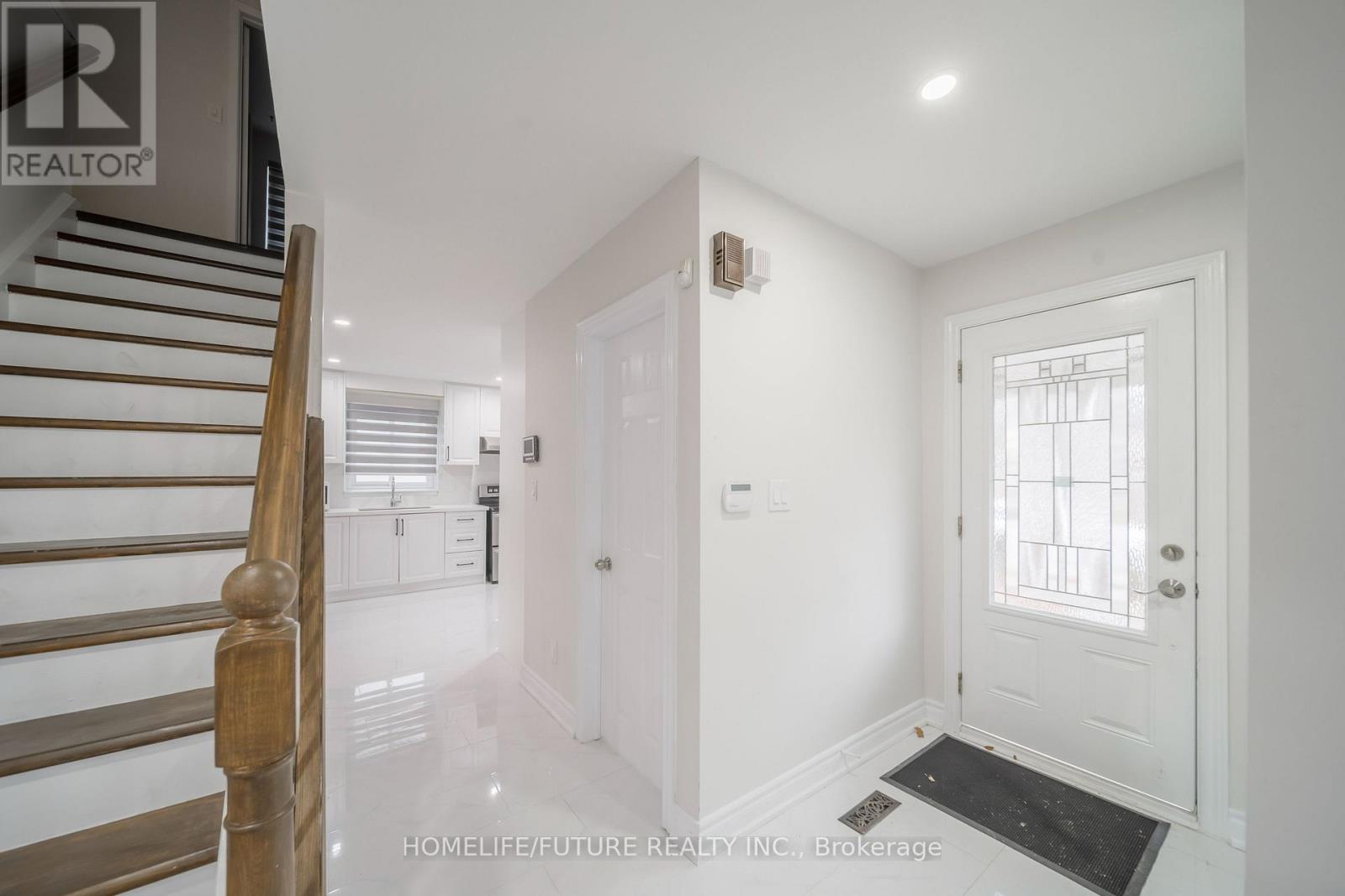 8 Coltman Crescent, Toronto, Ontario  M1B 2A2 - Photo 5 - E13200692