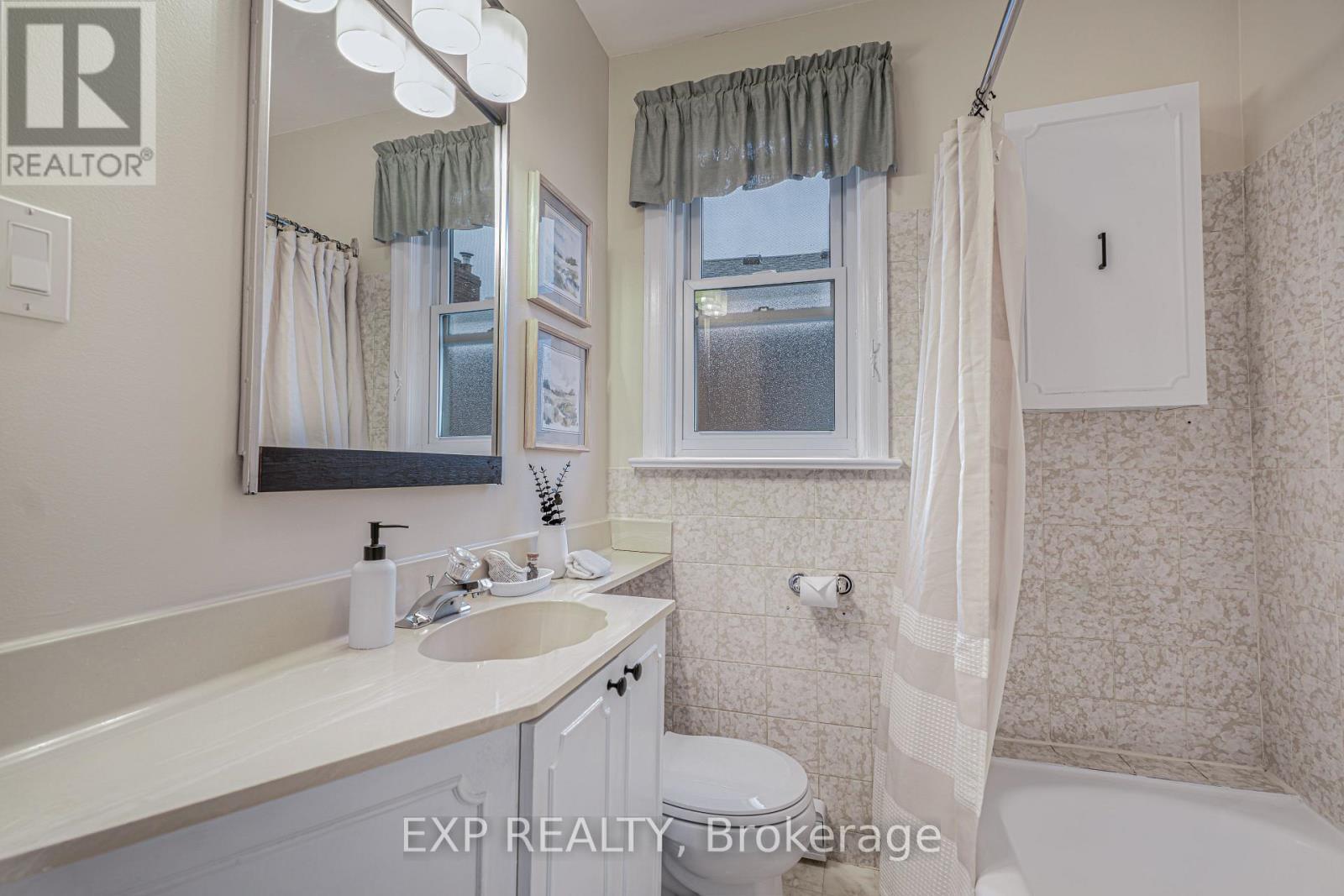 56 Gladstone Avenue, Oshawa, Ontario  L1J 4E5 - Photo 17 - E13201346