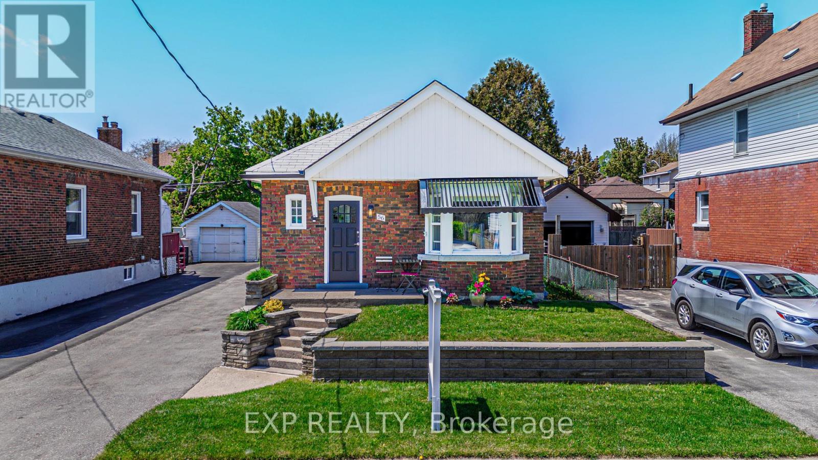 56 Gladstone Avenue, Oshawa, Ontario  L1J 4E5 - Photo 2 - E13201346