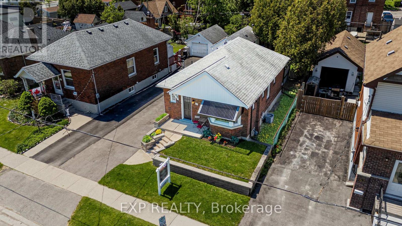 56 Gladstone Avenue, Oshawa, Ontario  L1J 4E5 - Photo 3 - E13201346