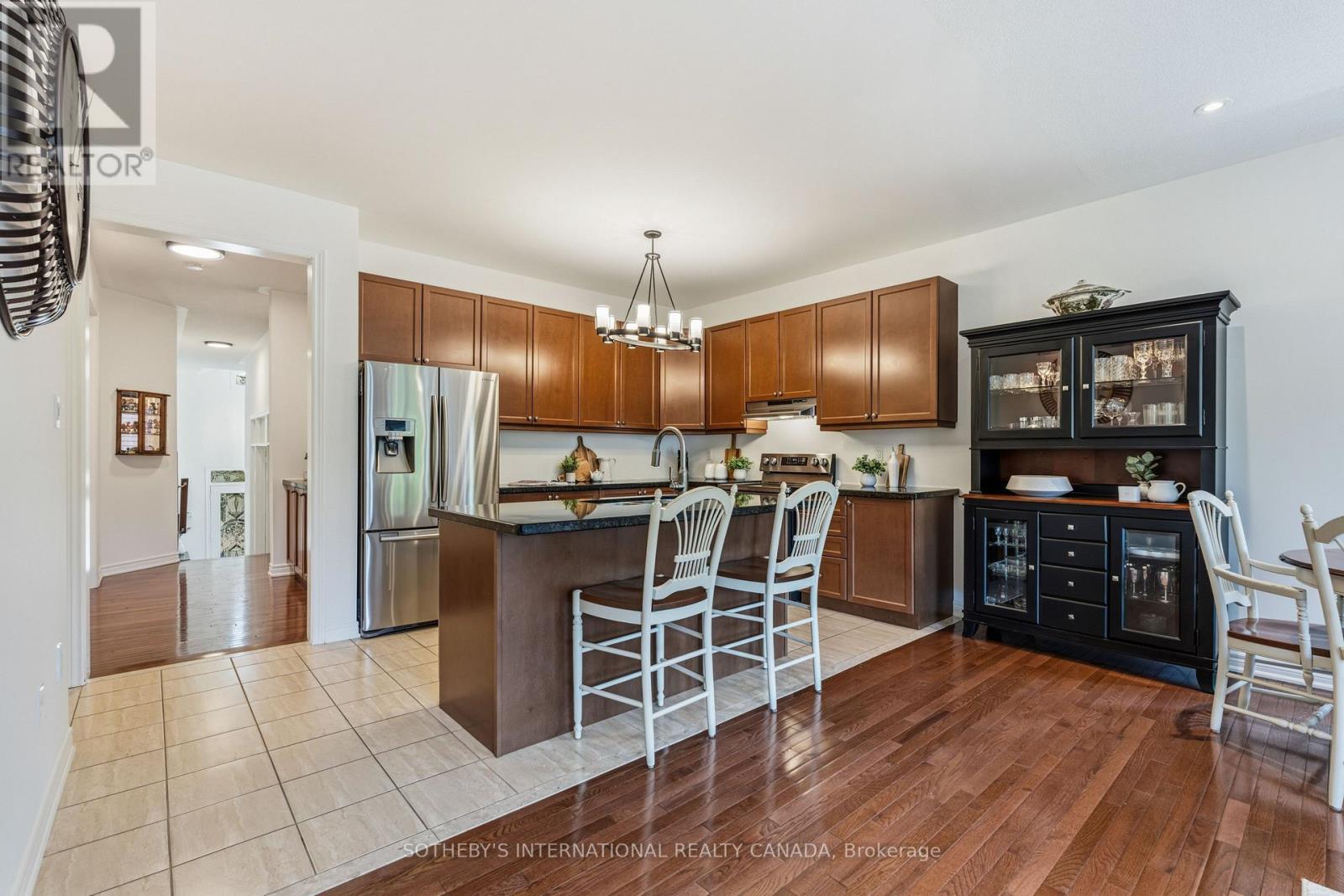 205 Sandale Road, Whitchurch-Stouffville, Ontario  L4A 0Y3 - Photo 4 - N13200852