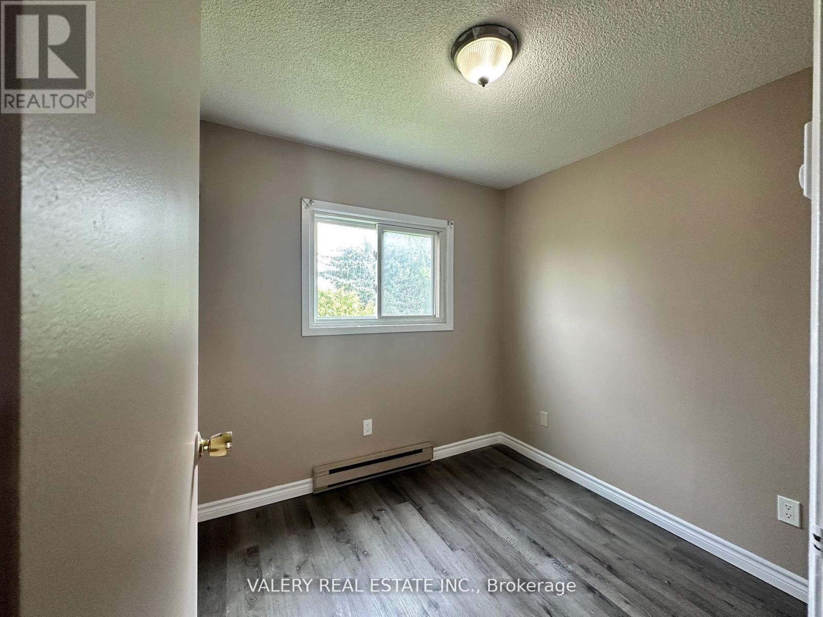 9 - 9 Lowdnes Avenue, Georgina, Ontario  L4P 3T1 - Photo 2 - N13201260