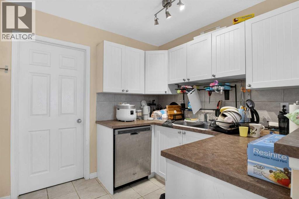 34 Simcoe Place SW, Calgary, Alberta  T3H 4T8 - Photo 12 - A2301399