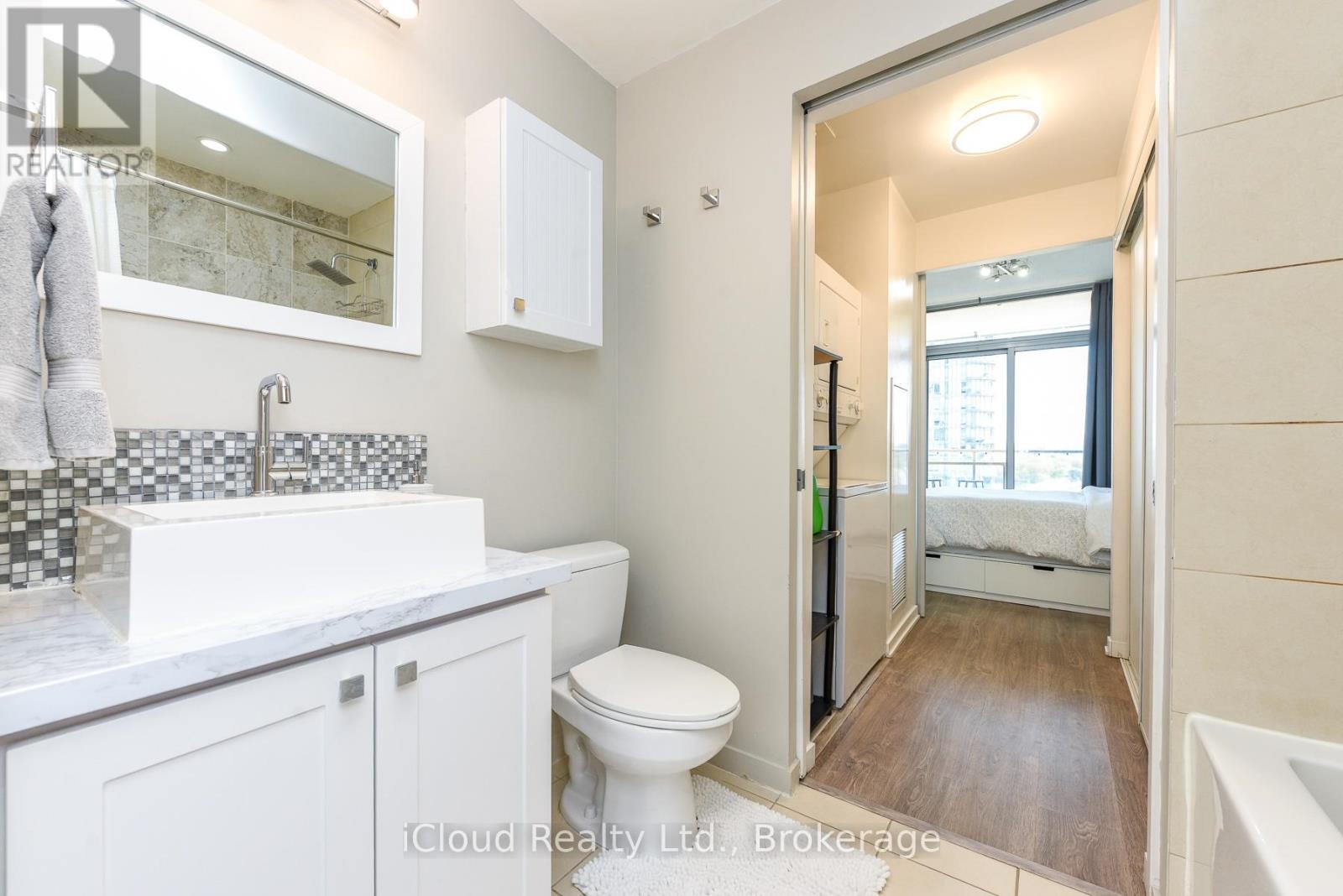1303 - 103 The Queensway, Toronto, Ontario  M6S 5B3 - Photo 18 - W13200916