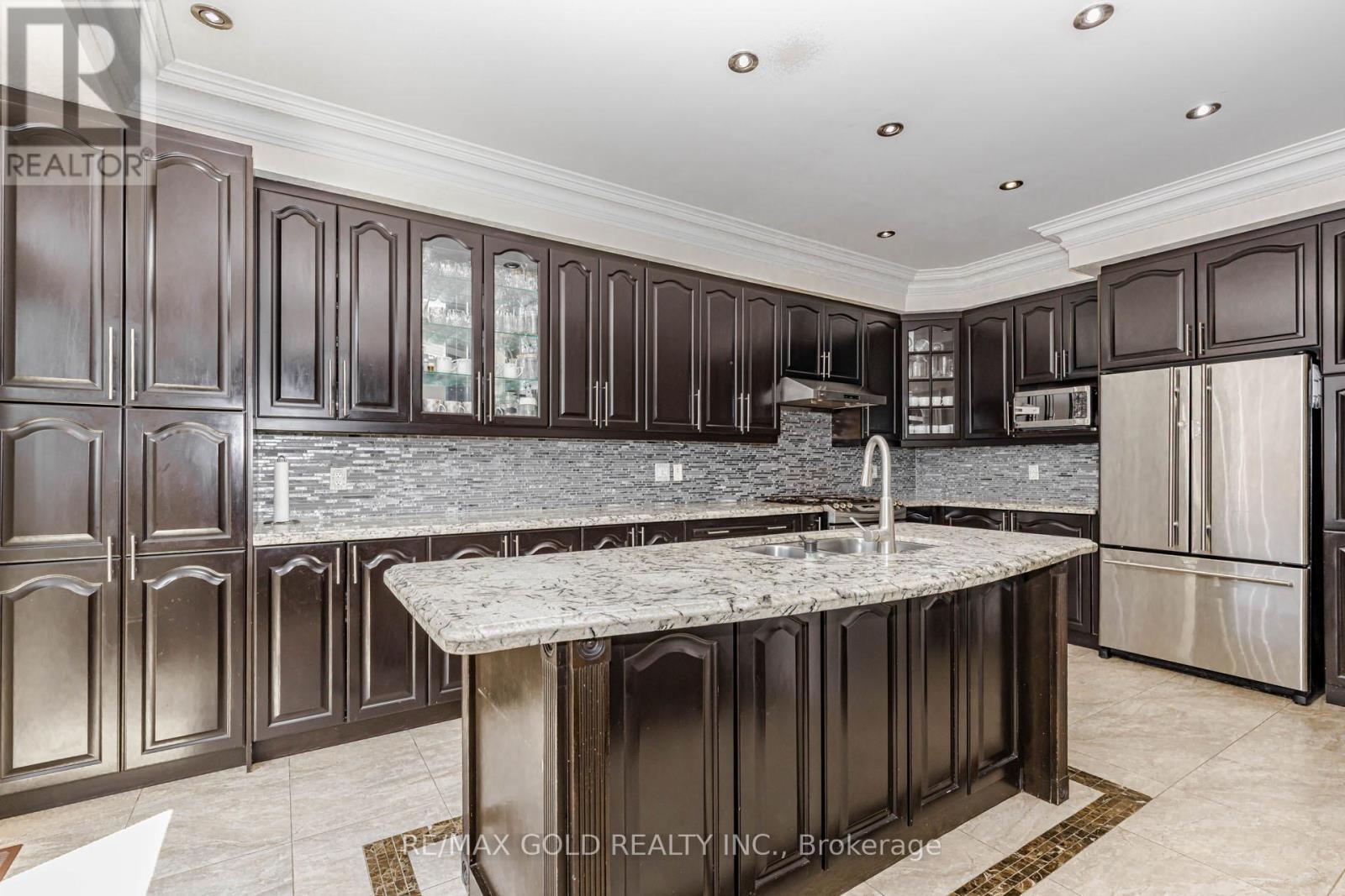 548 Fernforest Drive, Brampton, Ontario  L6R 0V8 - Photo 21 - W13201224