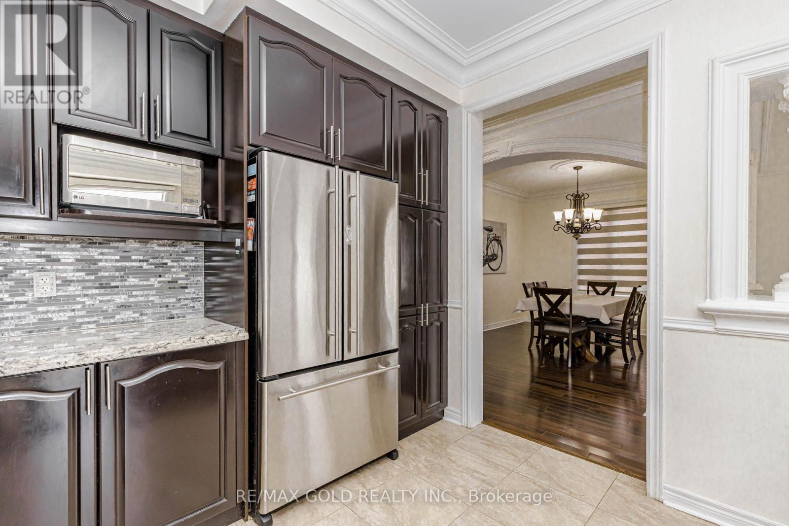 548 Fernforest Drive, Brampton, Ontario  L6R 0V8 - Photo 23 - W13201224