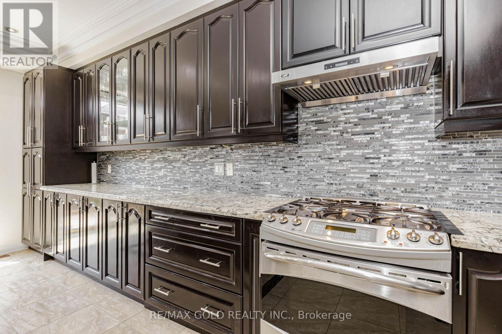 548 Fernforest Drive, Brampton, Ontario  L6R 0V8 - Photo 24 - W13201224