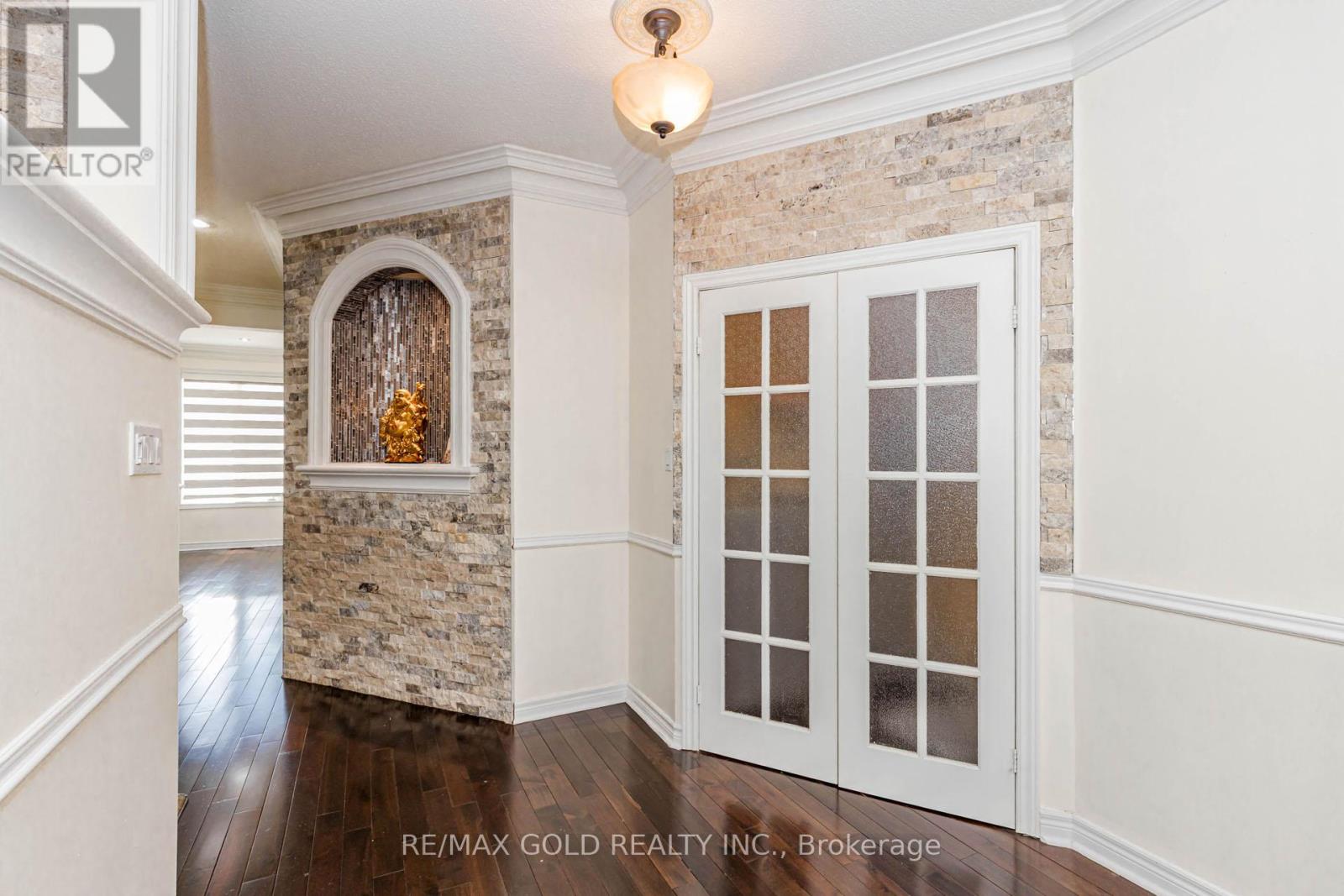548 Fernforest Drive, Brampton, Ontario  L6R 0V8 - Photo 4 - W13201224
