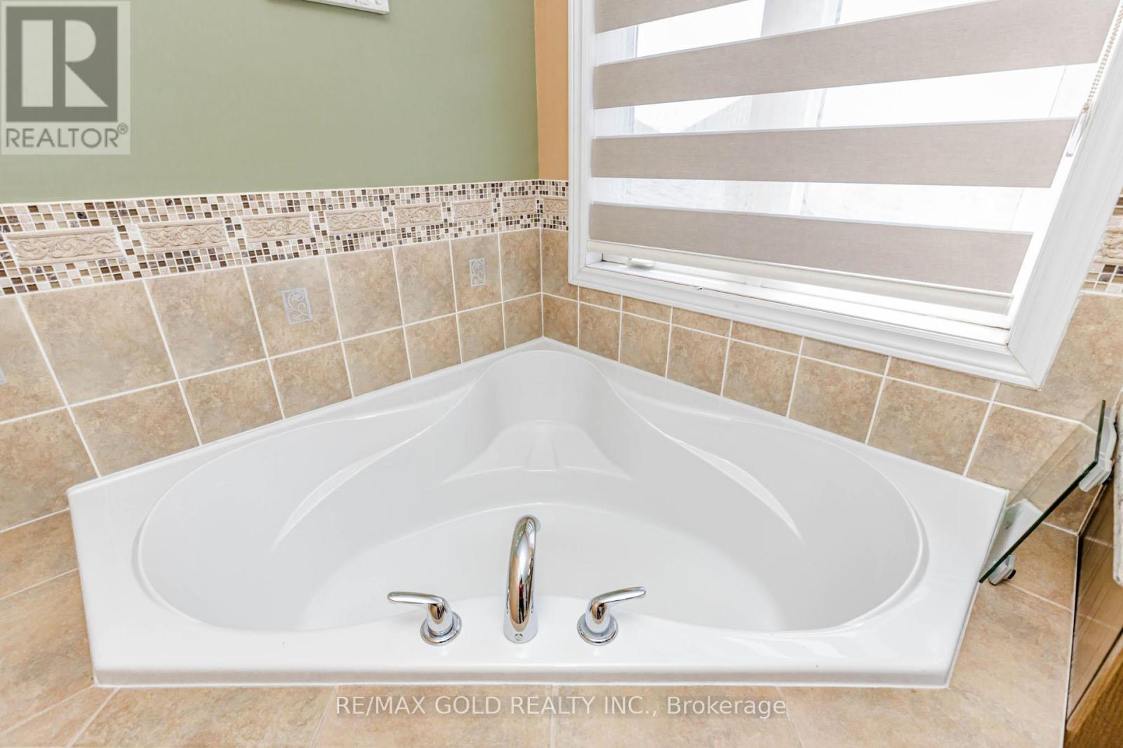 548 Fernforest Drive, Brampton, Ontario  L6R 0V8 - Photo 41 - W13201224