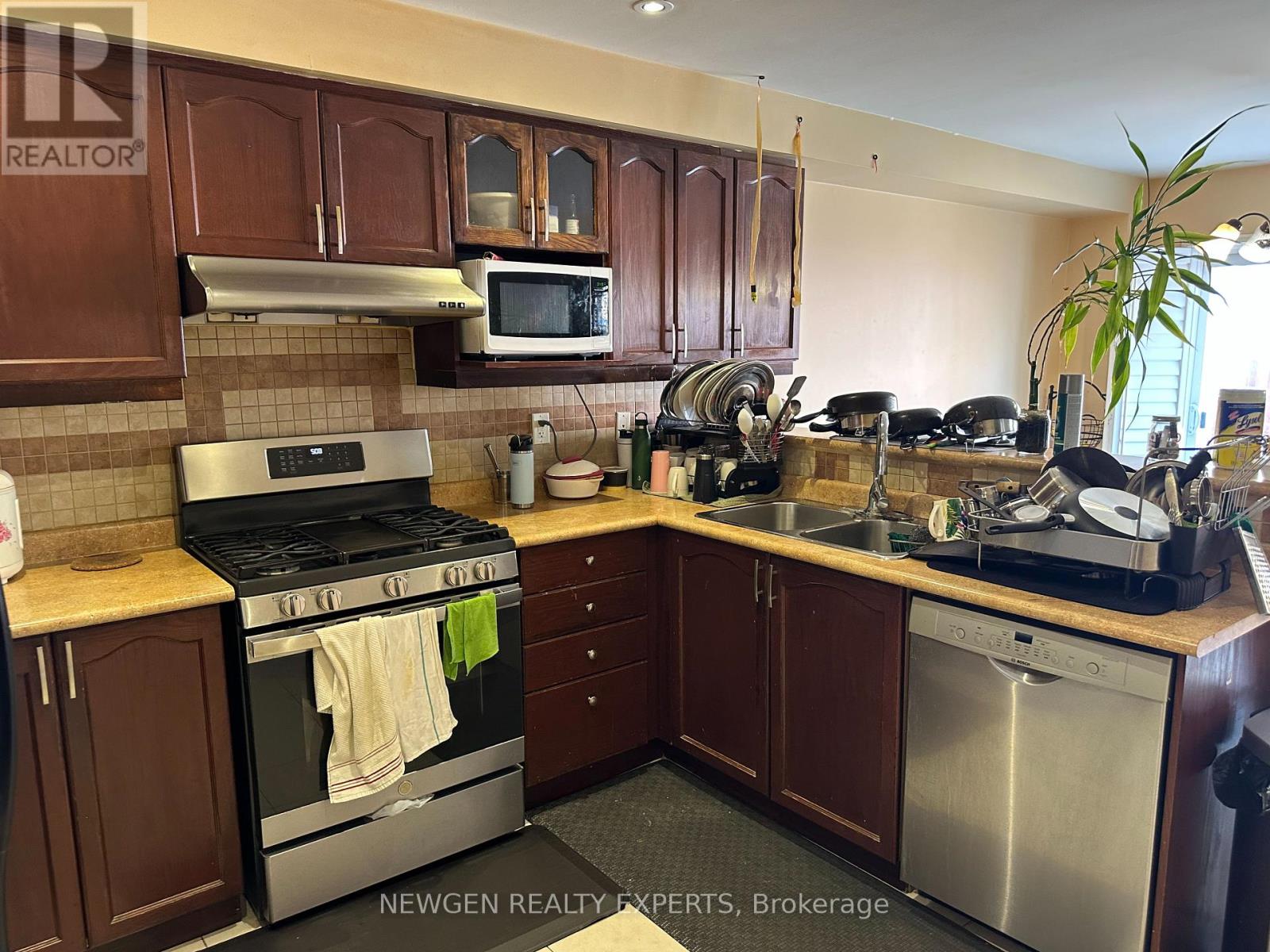 107 Rollingwood Drive, Brampton, Ontario  L6Y 5P9 - Photo 7 - W13201322