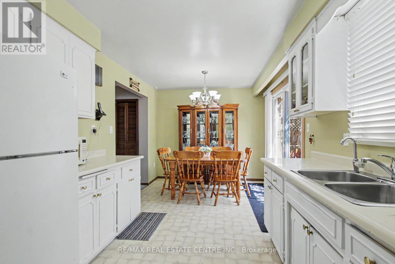 203 Moffat Drive, Cambridge, Ontario  N1R 6C1 - Photo 12 - X13201232