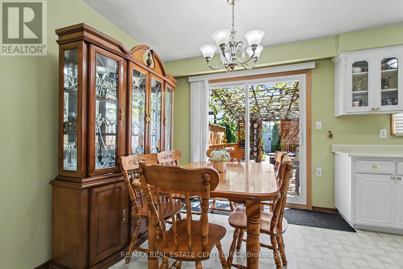 203 Moffat Drive, Cambridge, Ontario  N1R 6C1 - Photo 8 - X13201232