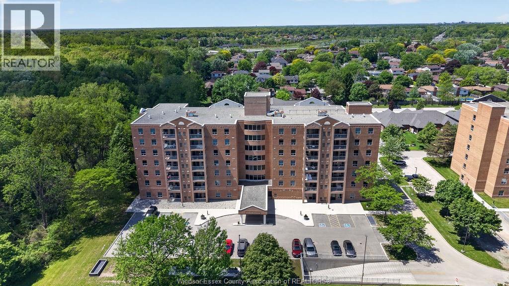 3915 Southwinds Dr Unit# 703, Windsor, Ontario  N9G 2S8 - Photo 2 - 26012290