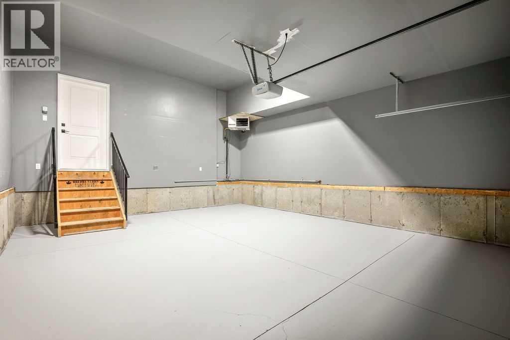 127 Creekstone Park SW, Calgary, Alberta  T2X 5E9 - Photo 2 - A2314784