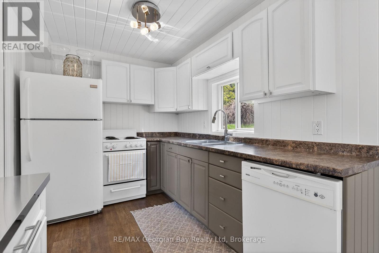 83 Beach Road, Tiny, Ontario L9M 1R2 - Photo 5 - S13202884