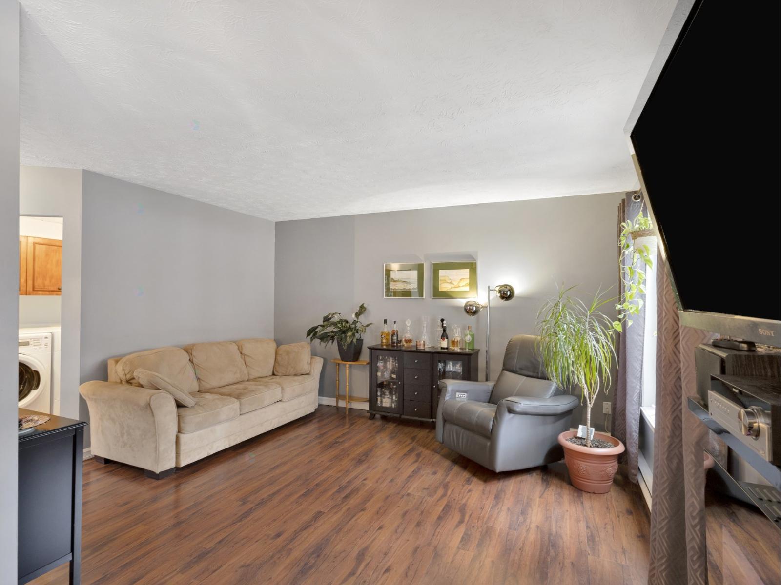 82 Rue Routhier Magog Quebec Canada J1X5N8 5