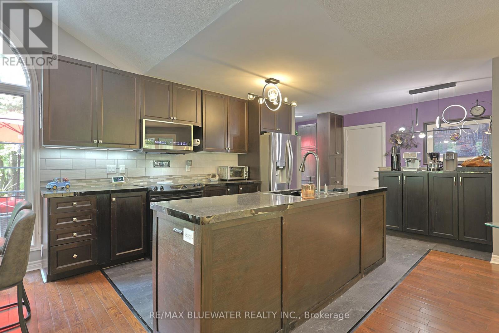 10419 Pinetree Drive, Lambton Shores, Ontario  N0M 1T0 - Photo 12 - X13202308