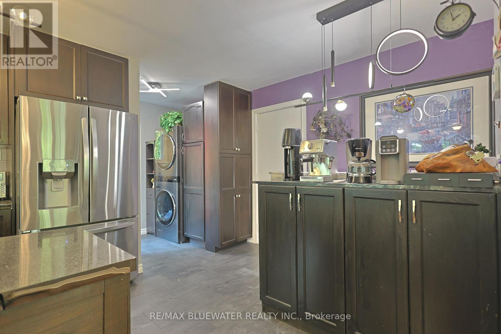 10419 Pinetree Drive, Lambton Shores, Ontario  N0M 1T0 - Photo 14 - X13202308