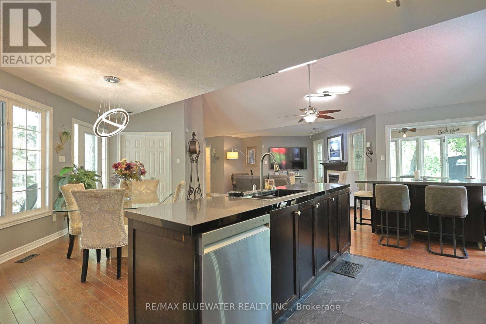 10419 Pinetree Drive, Lambton Shores, Ontario  N0M 1T0 - Photo 17 - X13202308
