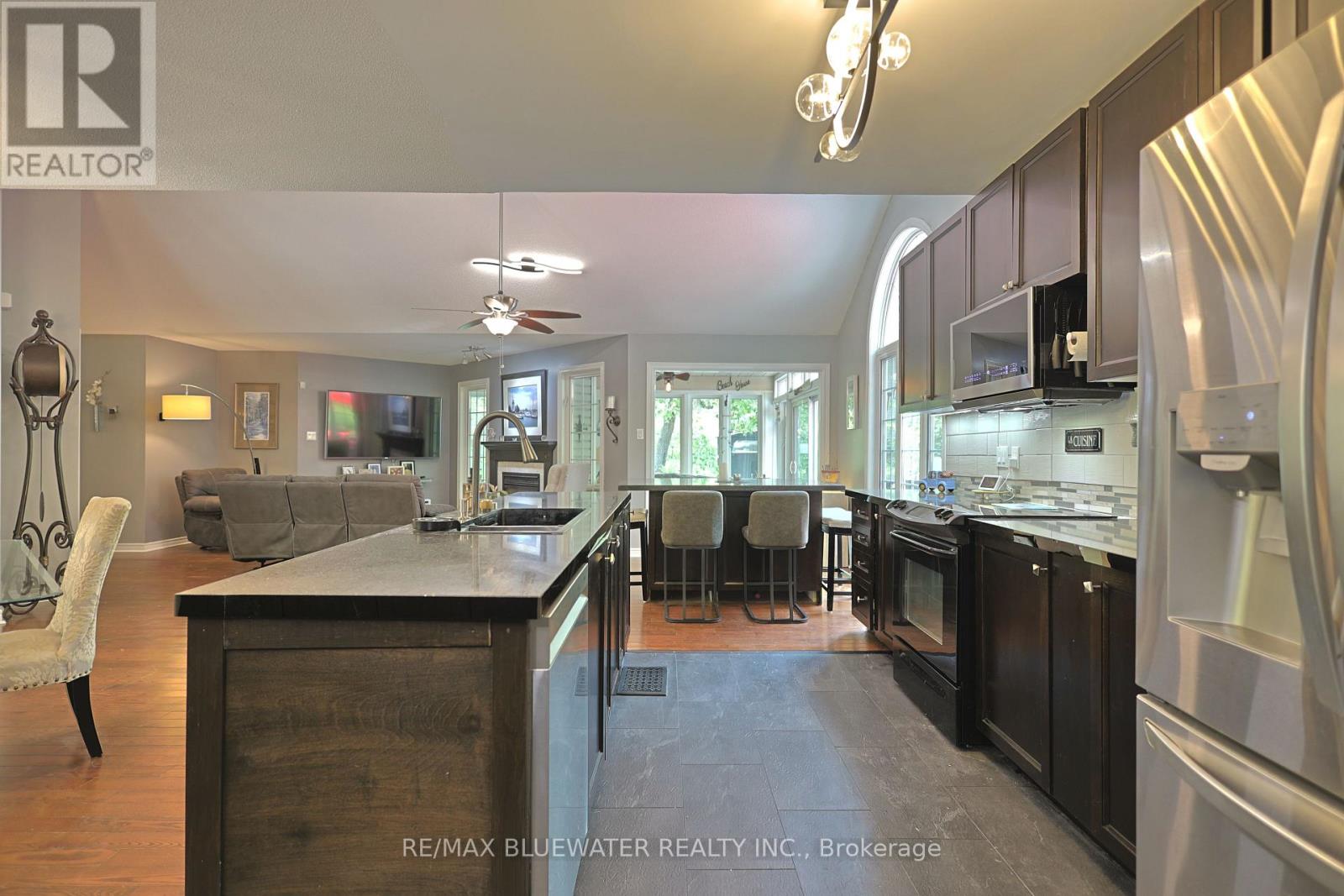 10419 Pinetree Drive, Lambton Shores, Ontario  N0M 1T0 - Photo 18 - X13202308