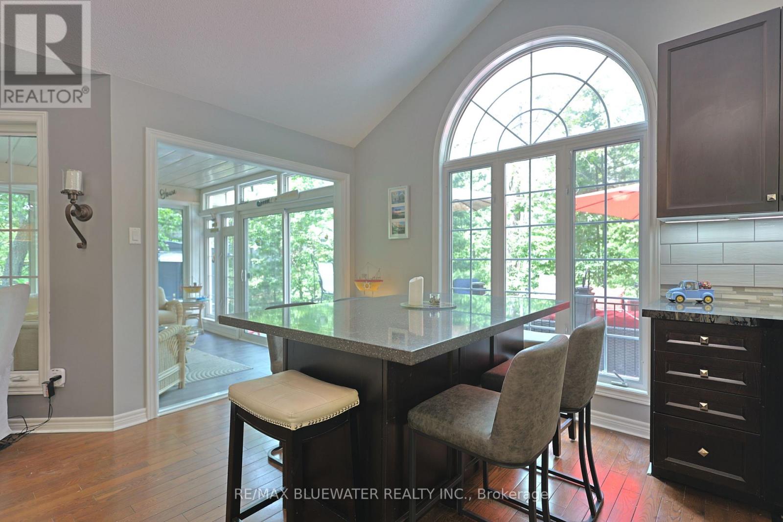 10419 Pinetree Drive, Lambton Shores, Ontario  N0M 1T0 - Photo 20 - X13202308