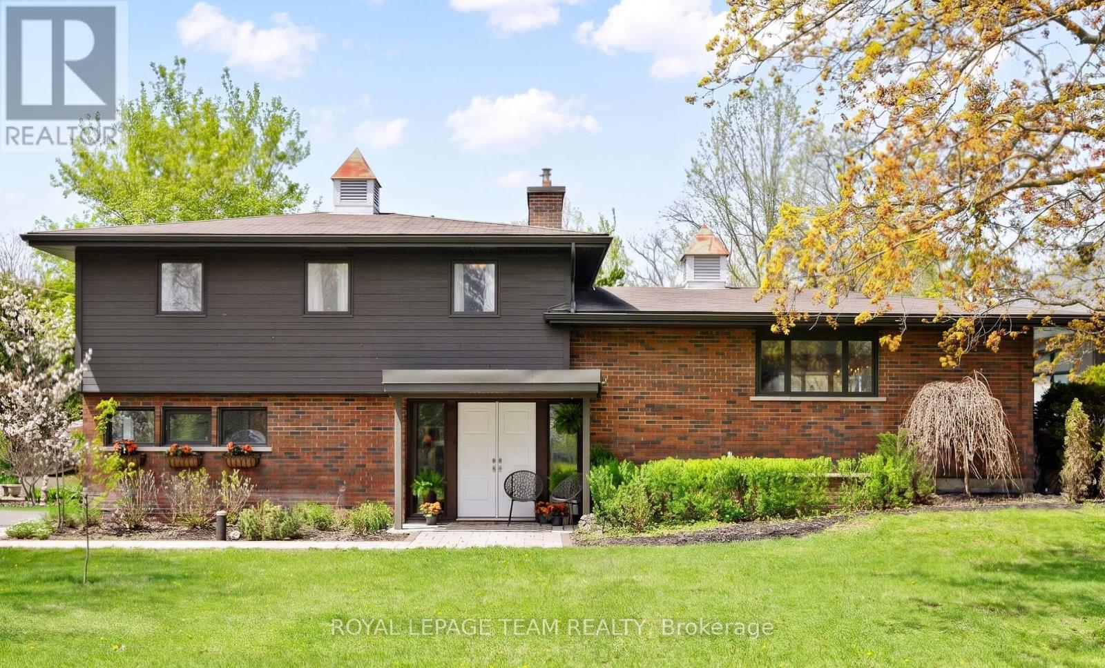 2 LOCKVIEW ROAD, Ottawa, Ontario