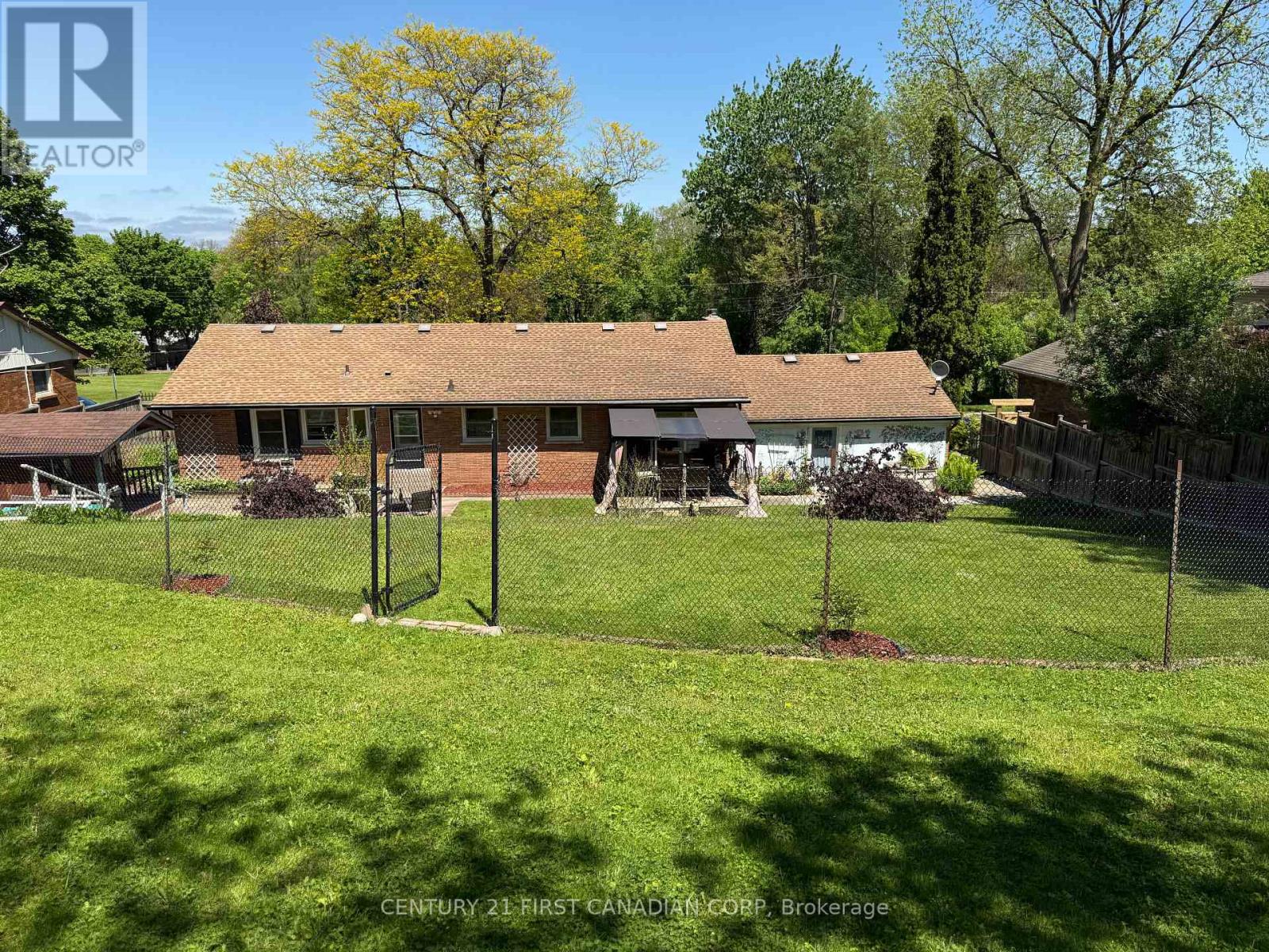 648 Westwood Drive, London South, Ontario  N6K 1A7 - Photo 37 - X12904084