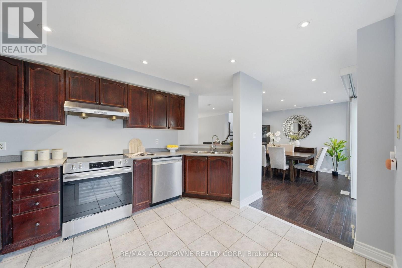 54 - 7105 Branigan Gate, Mississauga, Ontario  L5N 7S2 - Photo 12 - W13193170