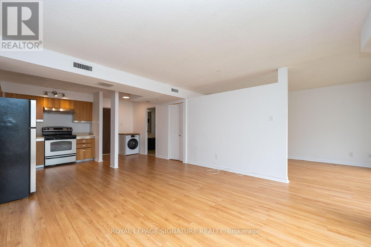 2109 - 65 Harbour Square, Toronto, Ontario  M5J 2L4 - Photo 10 - C13201440