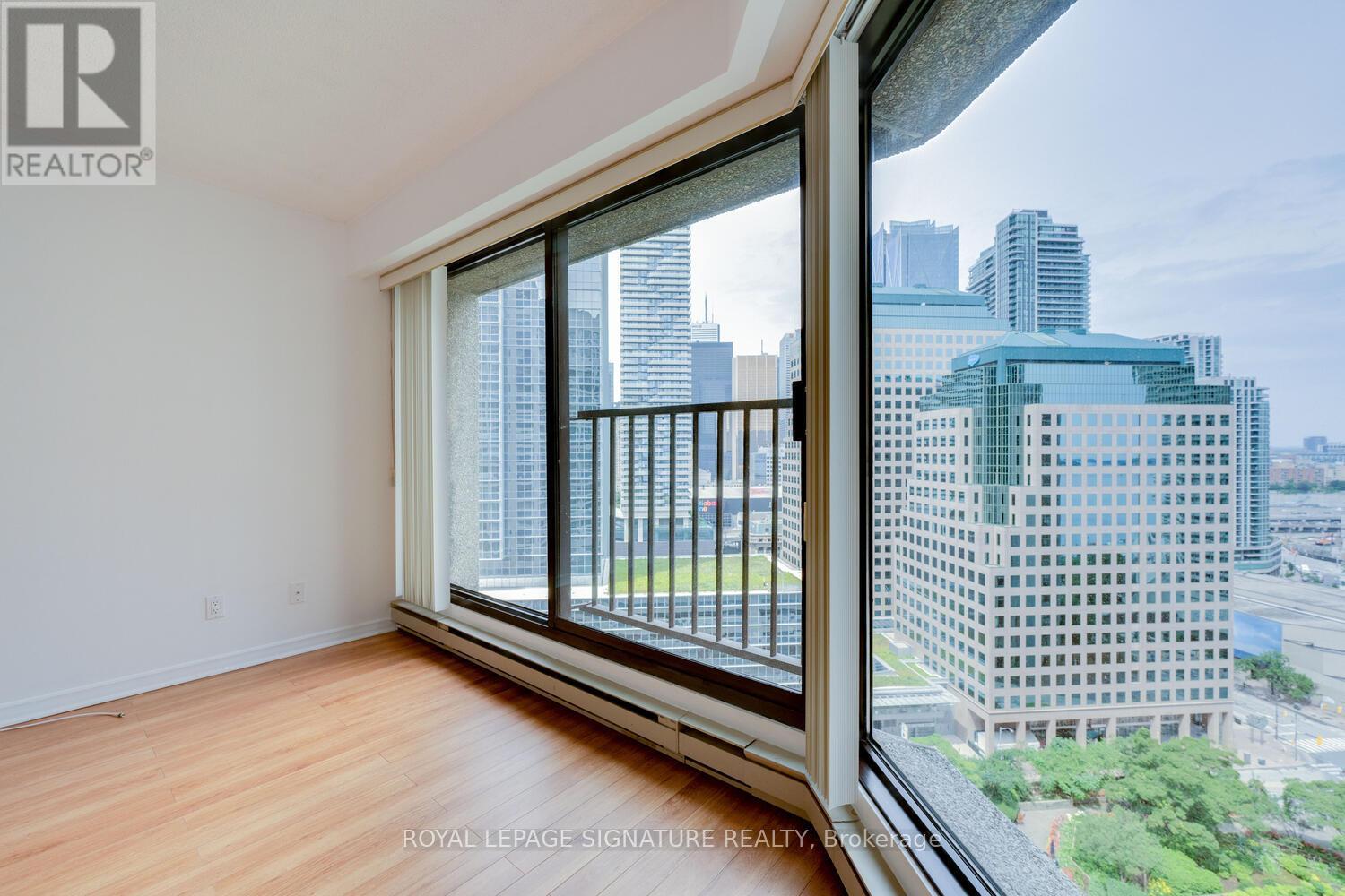 2109 - 65 Harbour Square, Toronto, Ontario  M5J 2L4 - Photo 19 - C13201440