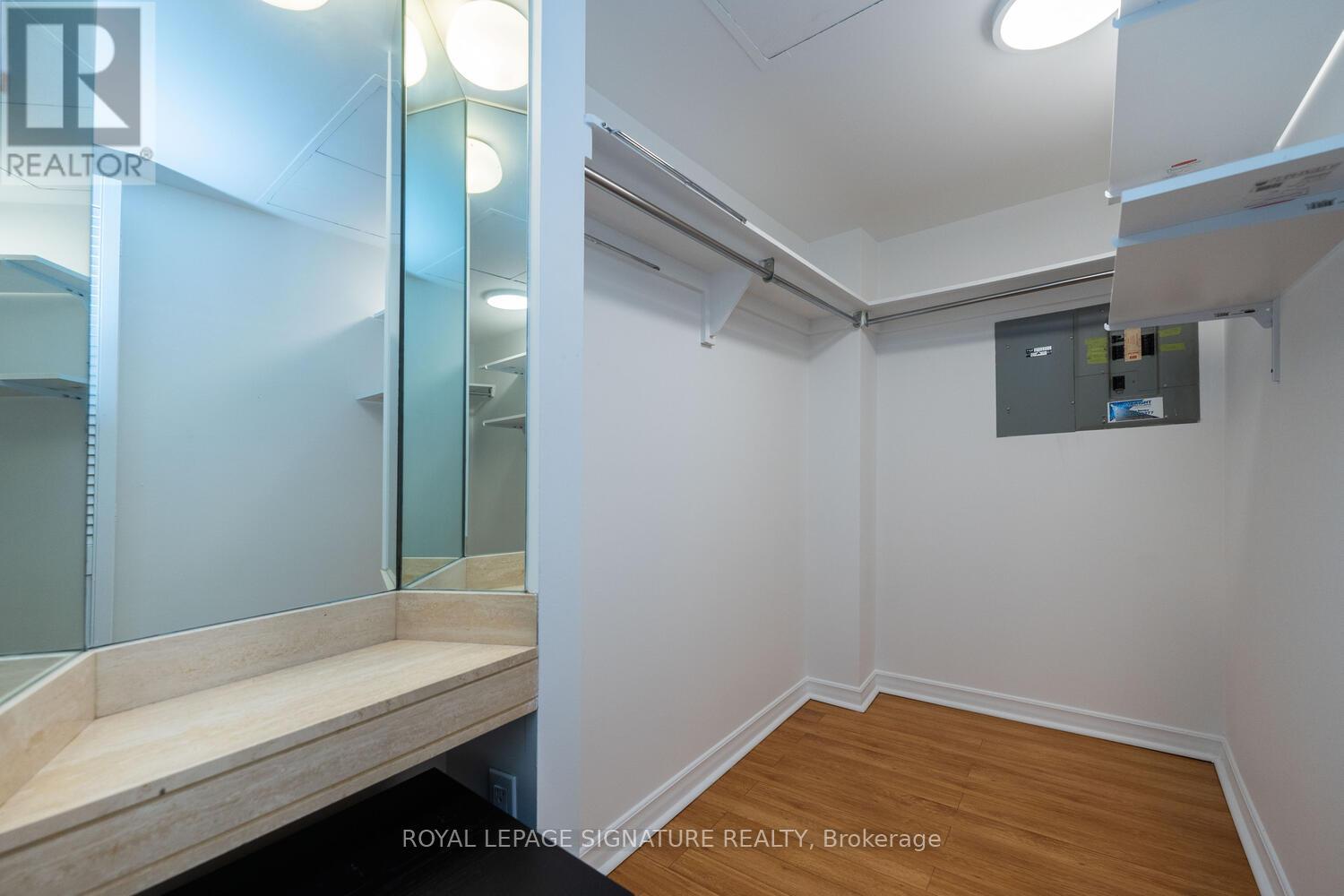 2109 - 65 Harbour Square, Toronto, Ontario  M5J 2L4 - Photo 22 - C13201440