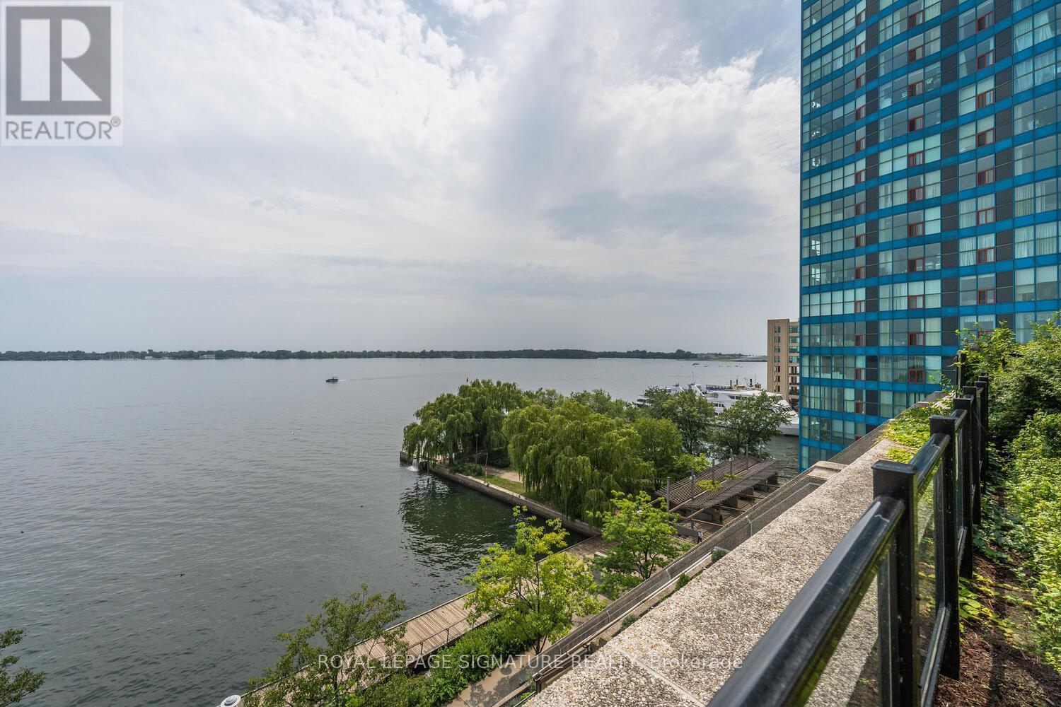 2109 - 65 Harbour Square, Toronto, Ontario  M5J 2L4 - Photo 24 - C13201440