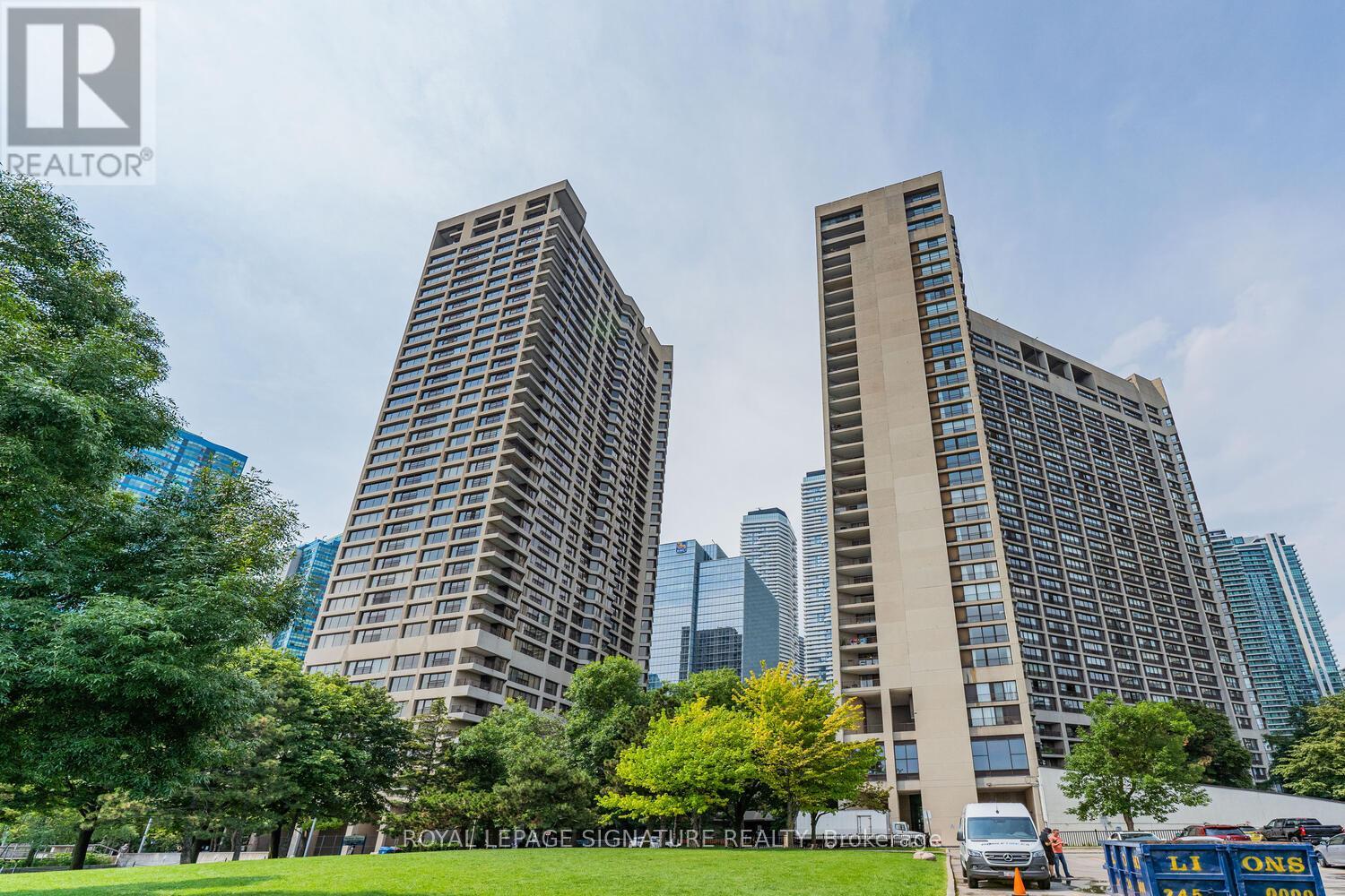 2109 - 65 Harbour Square, Toronto, Ontario  M5J 2L4 - Photo 37 - C13201440
